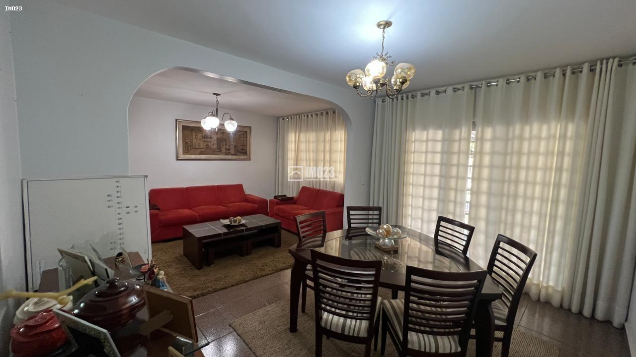 Casa, 3 quartos, 194 m² - Foto 1