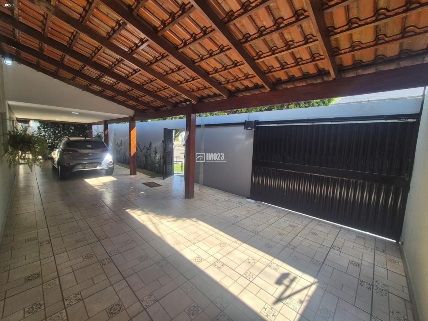 Casa, 4 quartos, 230 m² - Foto 1
